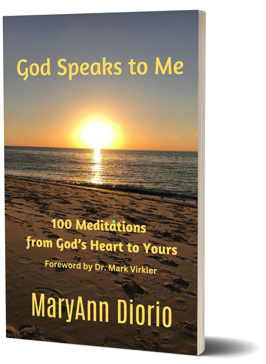 God Speaks to Me: Meditations from God's Heart to Yours (NONFICTION) (PAPERBACK)